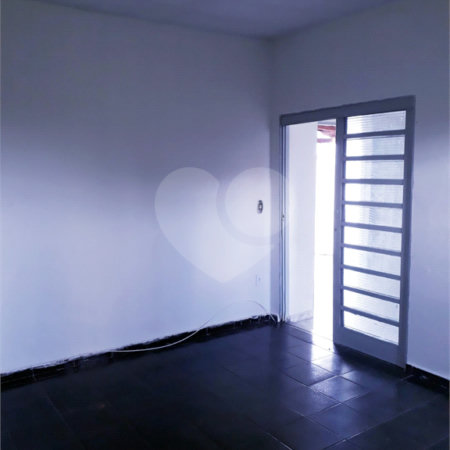 Casa térrea + Sala Comercial na Vila Prado.