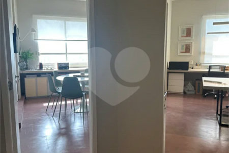 Sala comercial para venda ou locação na Avenida Paulista. 68m2