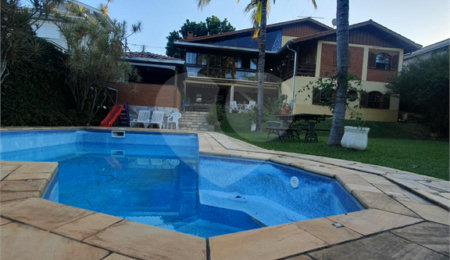 Casa à venda com 4 quartos, sendo 2 suítes, no condomínio Vinhas da Vista Alegre - Lado Café, Vinhedo - SP