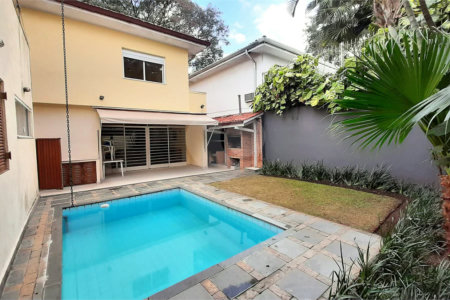 Sobrado à venda ou para alugar com 3 quartos, sendo 2 suítes, em Brooklin, São Paulo, SP