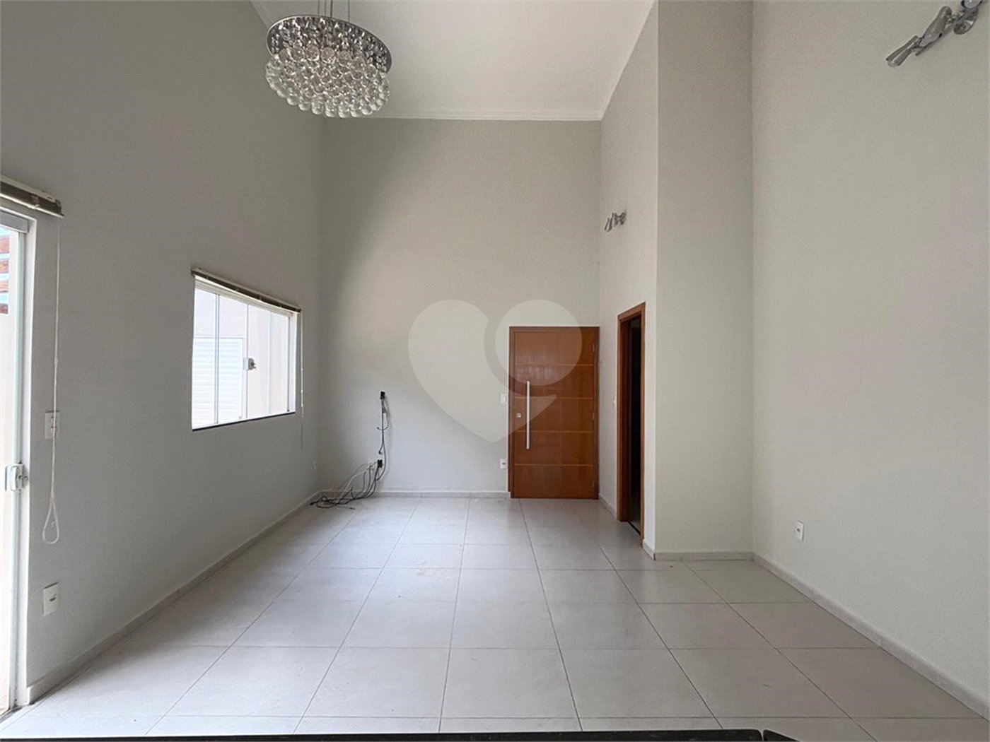 Vende-se casa no Village Damha II