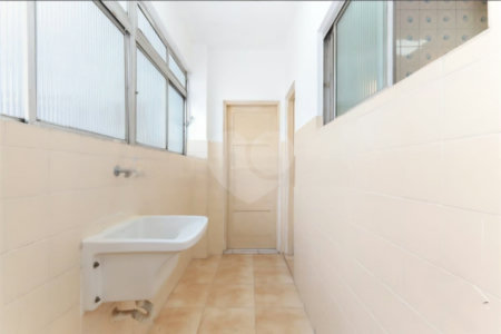 Apartamento espaçoso próximo ao Metrô Santa Cecília com forte potencial de valorização