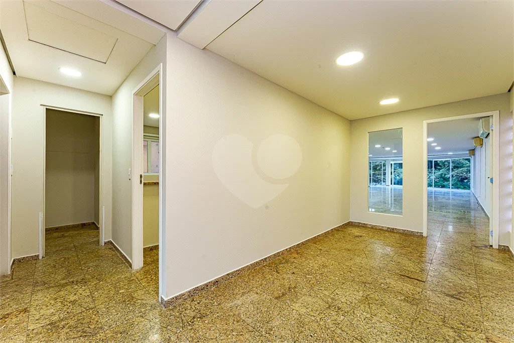 Prédio inteiro comercial á venda e locação na Vila Leopoldina.