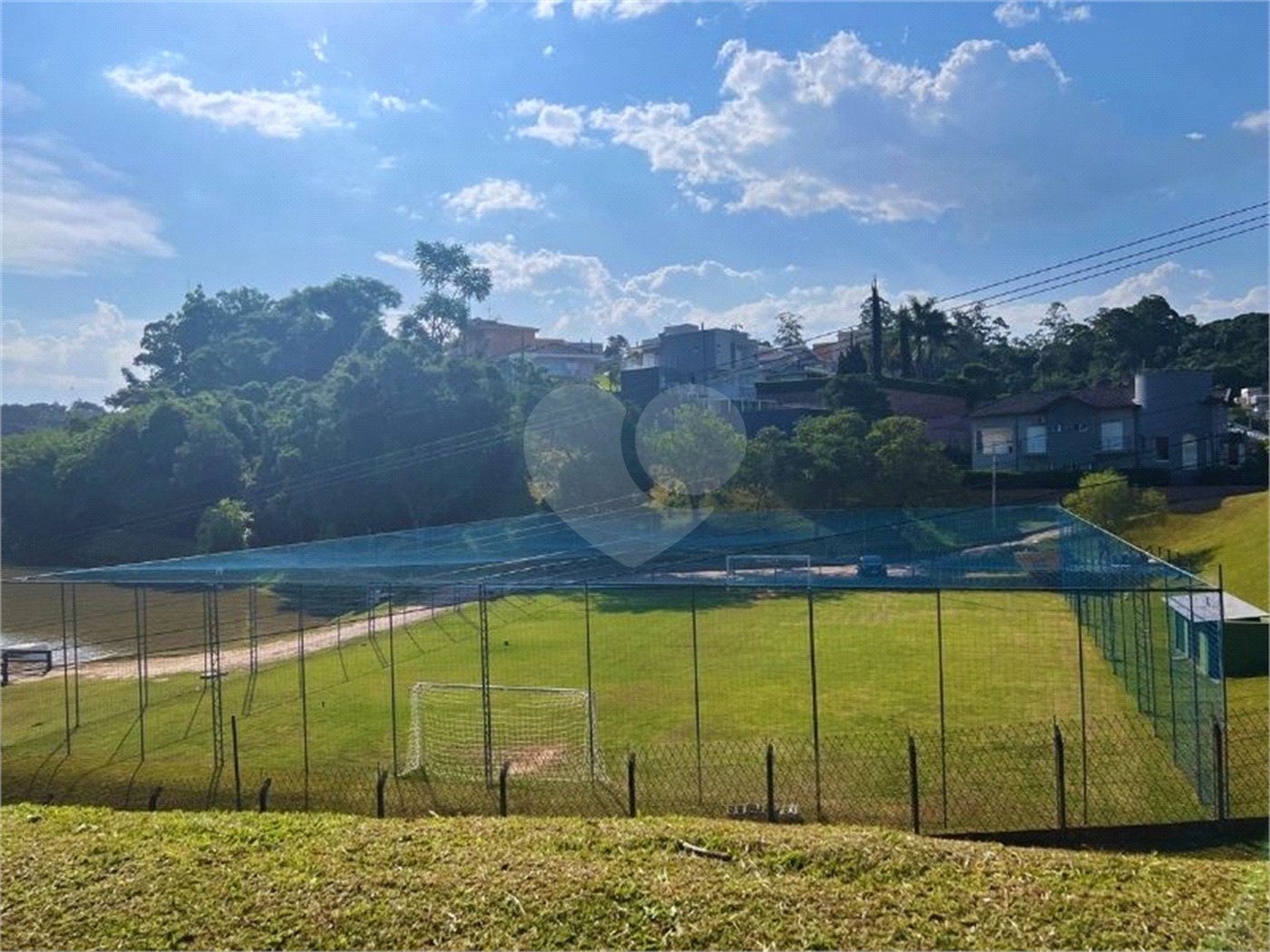 Apresento essa belíssima casa no Condomínio Delle Stelle - Louveira SP