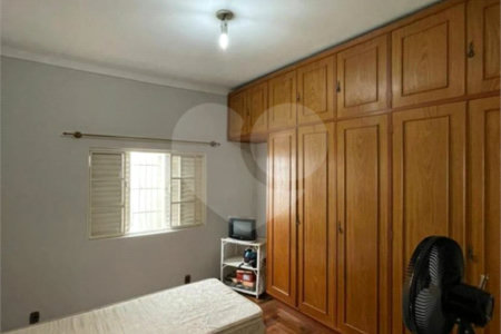 Casa térrea para venda no bairro Vila Xavier em Araraquara/SP.