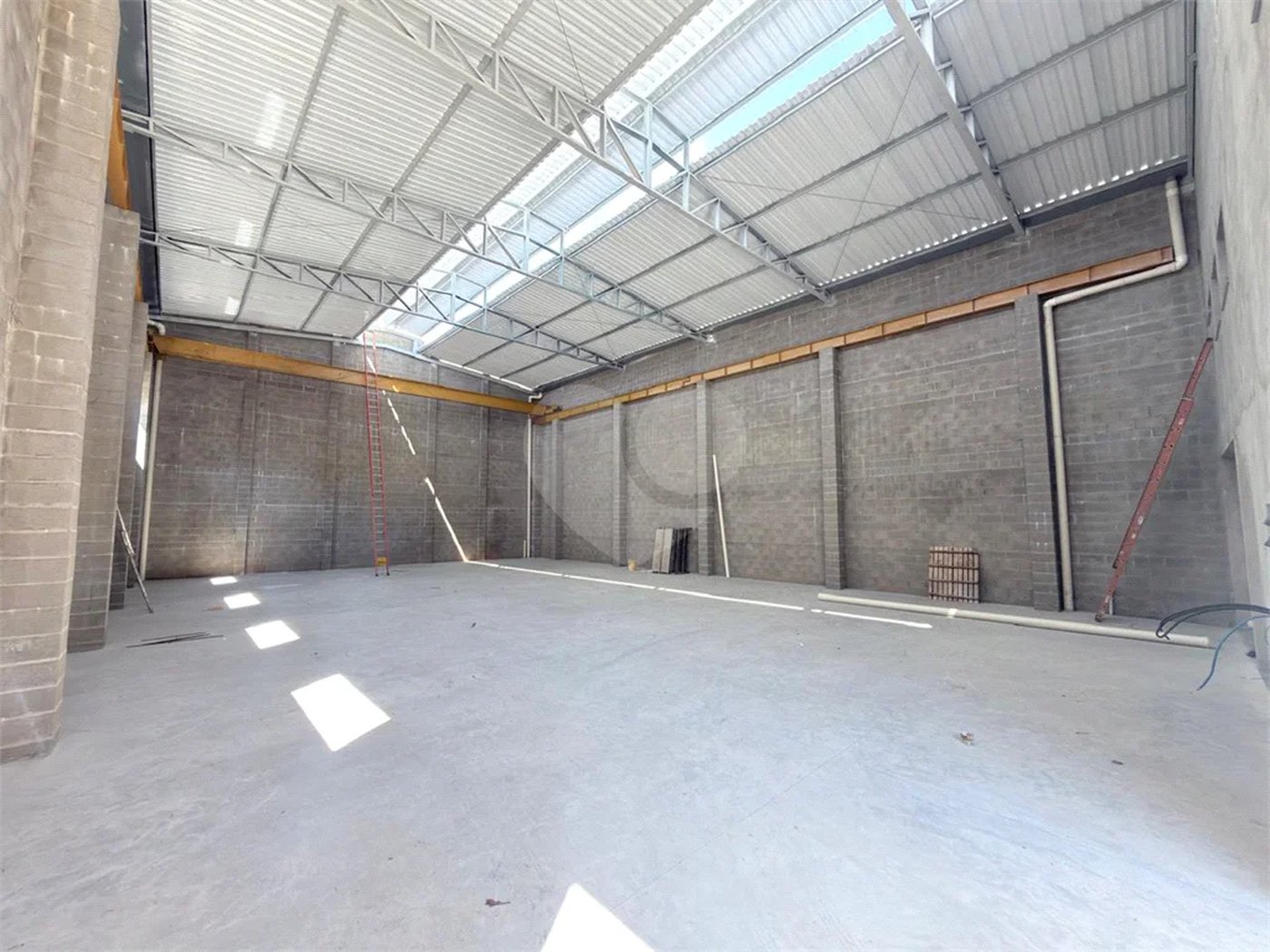 Galpão comercial para alugar no Alphanorte