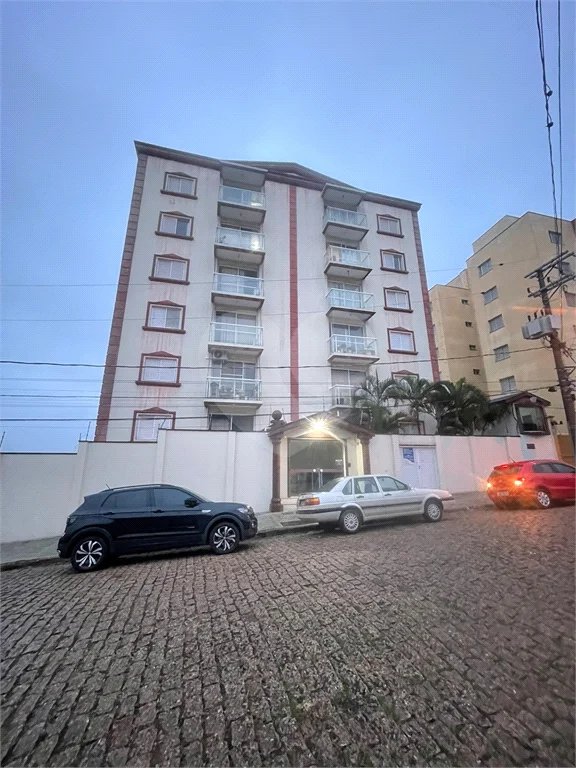 Salto- Sp - Locação - apto com 75 ms - mobiliado -Edificio Vivendas da Vila II - sexto andar - Apto mobiliado - 2 dorms, sala 2 ambiente, cozinha planejada, lavanderia, banheiro social, sacada, 01 vaga de garagem coberta - Aluguel - R$ 1.600,00 mais condominio - R$ 1.050.00 - iptu - R$ 100,00