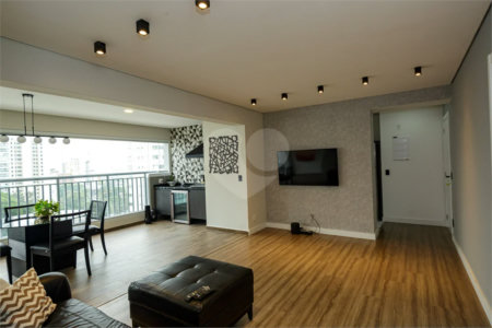 Apartamento para alugar com 3 suítes em Santo Amaro, São Paulo, SP