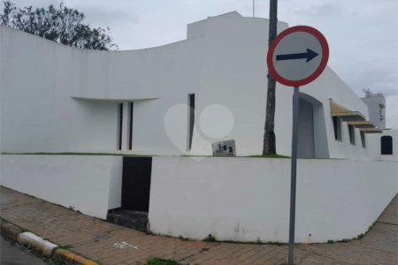 Linda casa para venda / Locação em bairro nobre