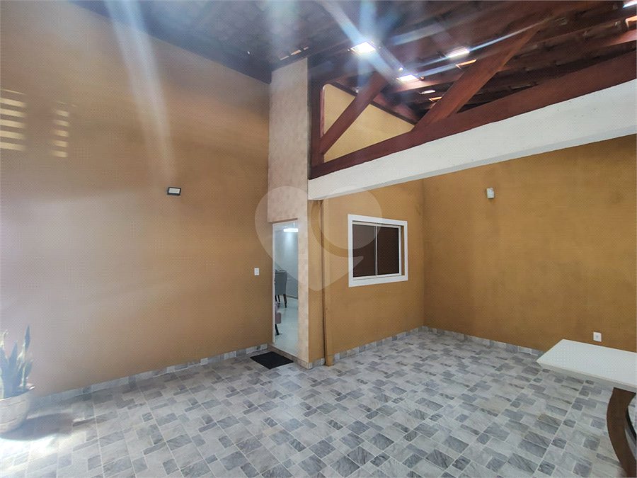 Casa ampla com edícula 3 Quartos
