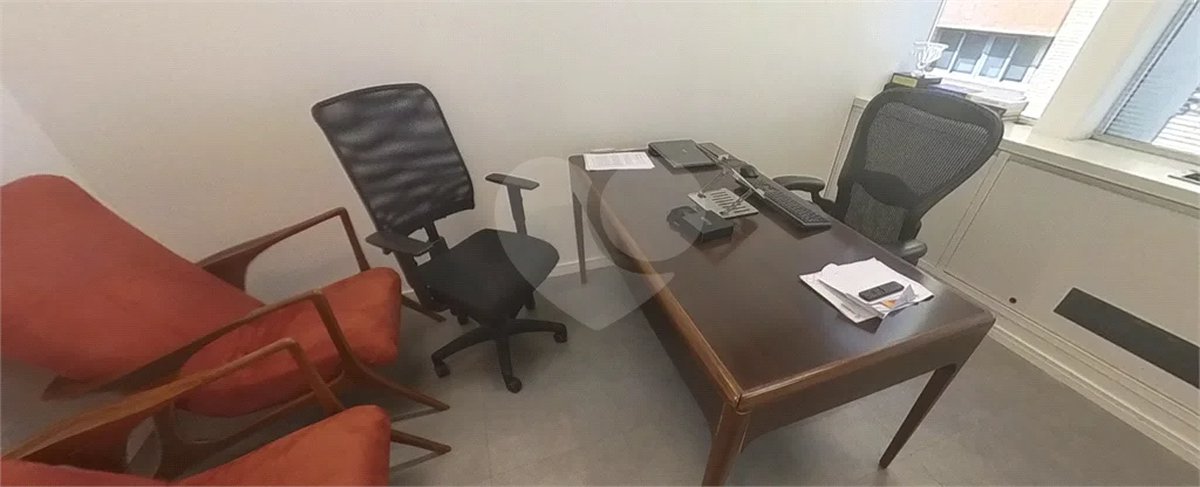Sala comercial de 198m² com vista em Pinheiros