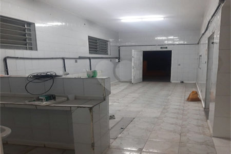 Casa com salão para Venda no Jardim Umarizal.