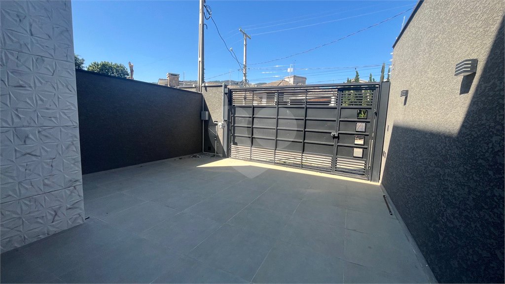 Casa Assobradada com 3 suítes na Vila Thais em Atibaia
