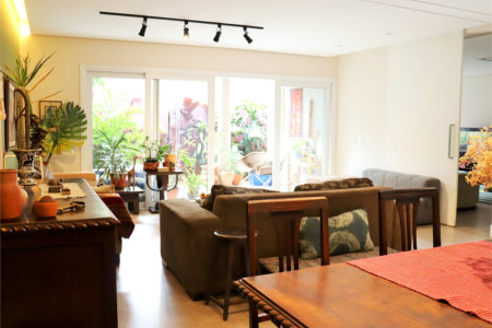 Casa Nova na Saúde c/380m2 de construção - 6 Quartos/4 suítes/4 Vagas na garagem