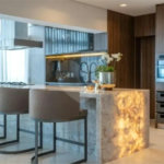 Deslumbrante apartamento duplex pronto para mudar no Itaim Bibi com 242M2, 2 suítes, 3 vagas