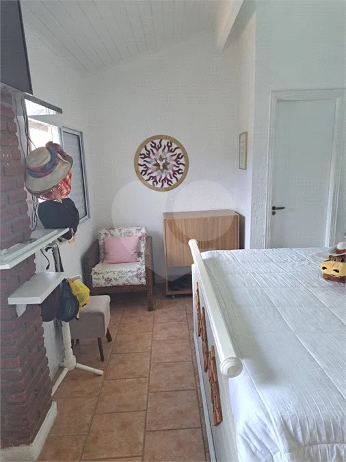 Casa Ampla com 5 Dormitórios, Piscina e Lazer Completo em Terreno de 1.260 m²