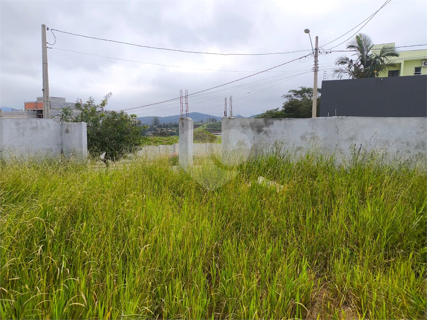 Terreno à Venda com 384m² - Serras de Atibaia II - Atibaia/SP.