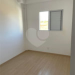 Apartamento com 02 Dormitórios á venda, em Araraquara-SP.