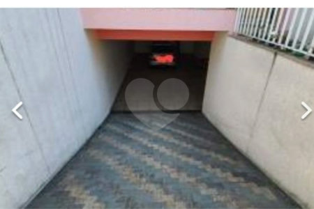 Casa com 205m² , 3 dormitórios , sendo todos suítes , 5 vagas , á venda no bairro Bangú em Santo André.