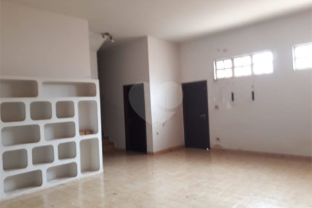 Casa de 3 andares à Venda no Jardim Cardinalli