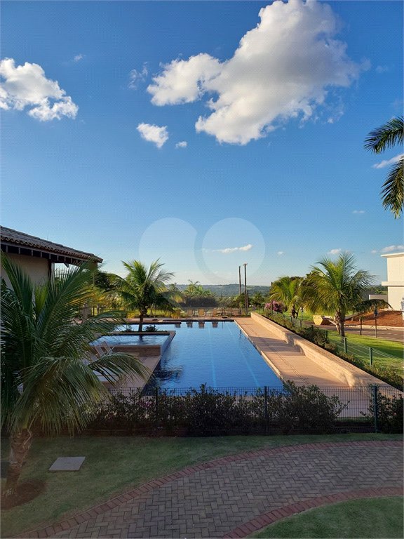 1008m² de frente pro campo de golf
