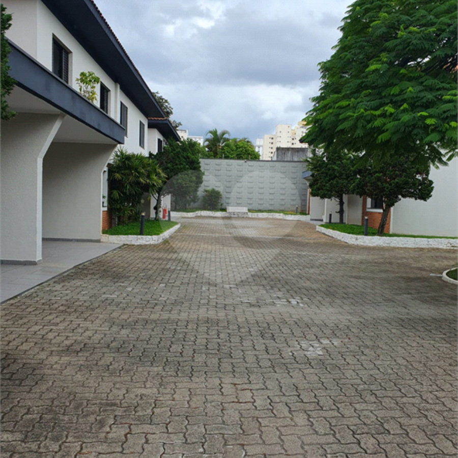 Casa à venda com 2 quartos, sendo 1 suíte, no condomínio Flamboyant, São Paulo - SP