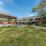 Casa à venda com 4 suítes no condomínio Vale da Santa Fé, Vinhedo - SP