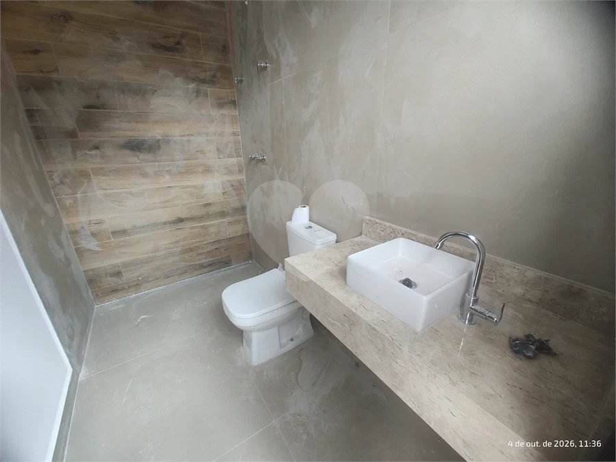 Casa exclusiva em Atibaia de alto padrão com 3 suítes, piscina, espaço gourmet, condomínio fechado, aceita financiamento