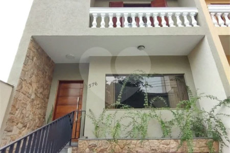 Linda casa à venda no bairro Santa Maria em São Caetano do Sul, 257 m², 3 quartos (1 suíte) e 6 vagas de garagem