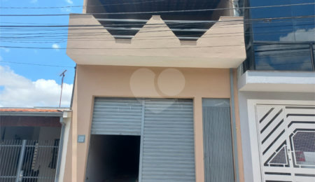 Sobrado à venda com 3 quartos, sendo 1 suíte,  em Parque Delta, São Carlos, SP