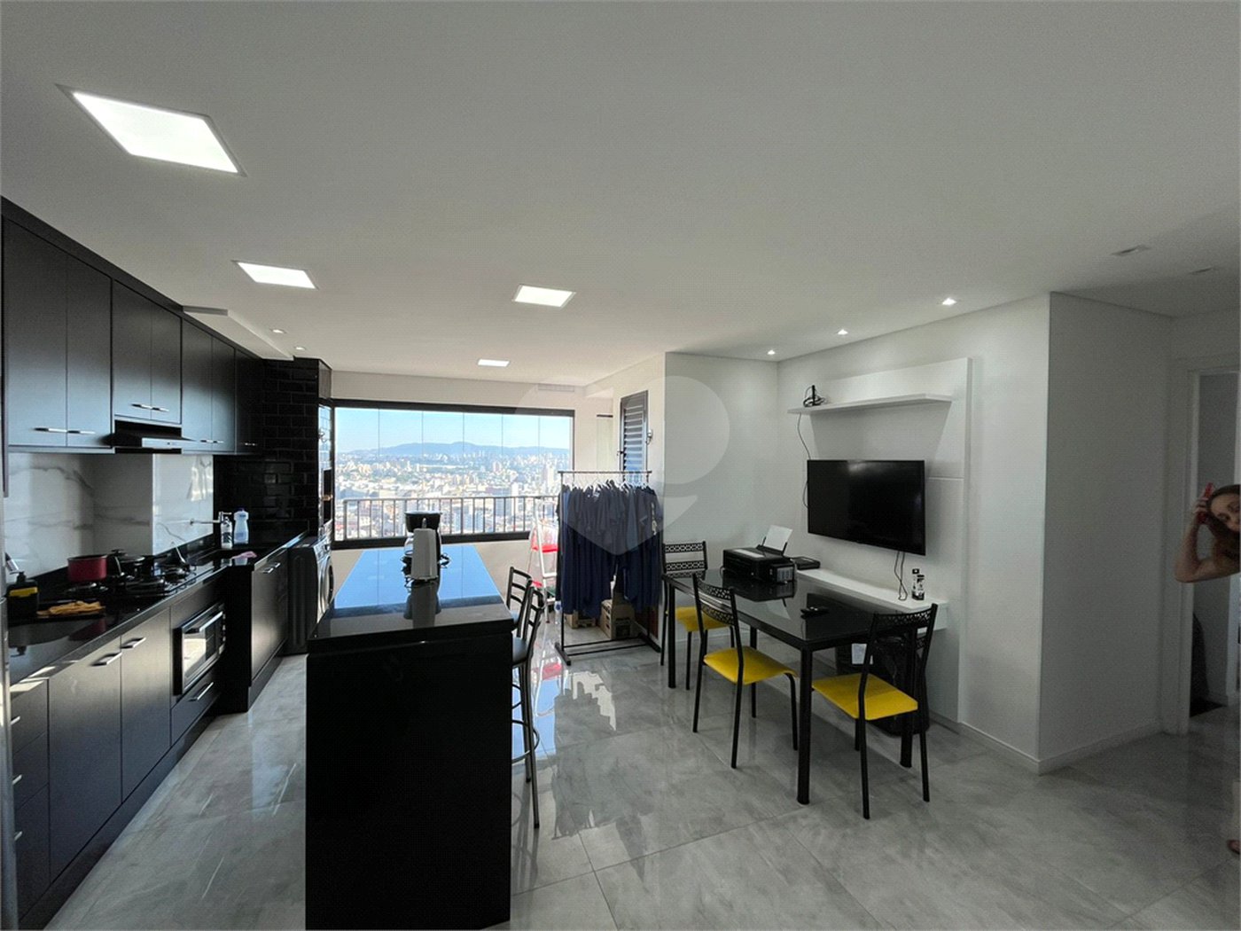 Apartamento no Brás repleto de lazer com 50 m² com 2 dormitórios e 1 vaga, Estuda Permuta