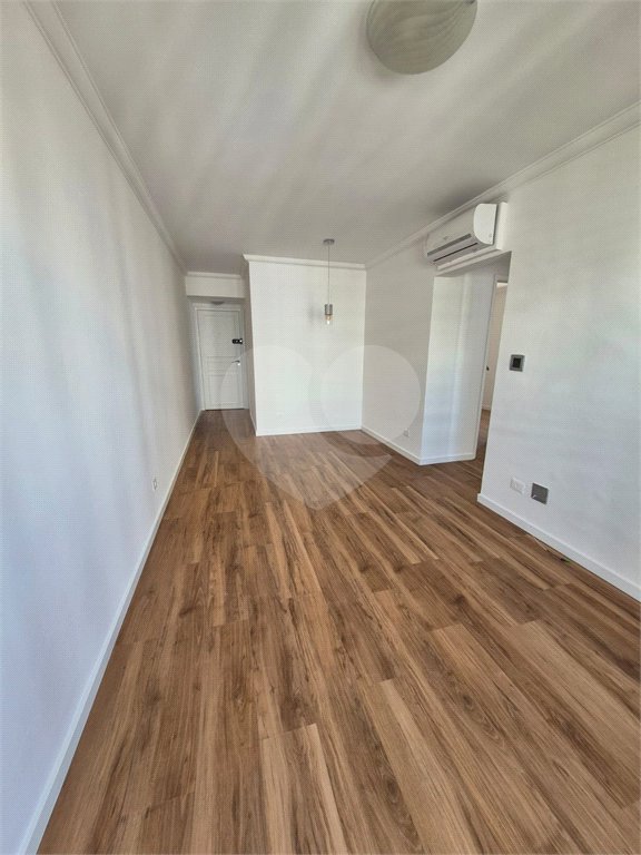 Apartamento para venda em Moema com 2 quartos, sendo 1 suíte, 1 vaga, 62 m²