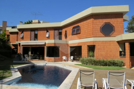 Casa de Vila à venda com 5 quartos, sendo 3 suítes, em Morumbi, São Paulo, SP