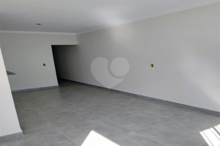 Casa nova 2 quartos 1 suíte Jardim Hikari.