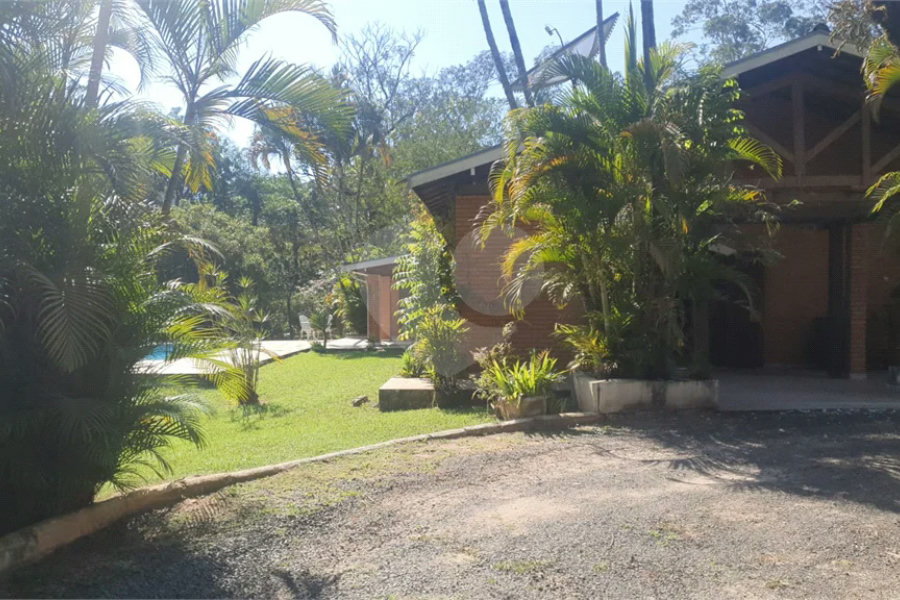 Chácara espetacular no caminho para Águas de São Pedro!