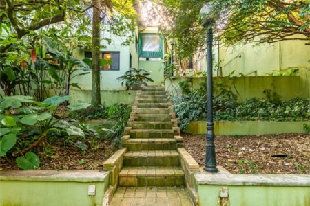 PACAEMBU COM LINDO QUINTAL /ACEITA APTO NA REGIAO ATÉ 40%