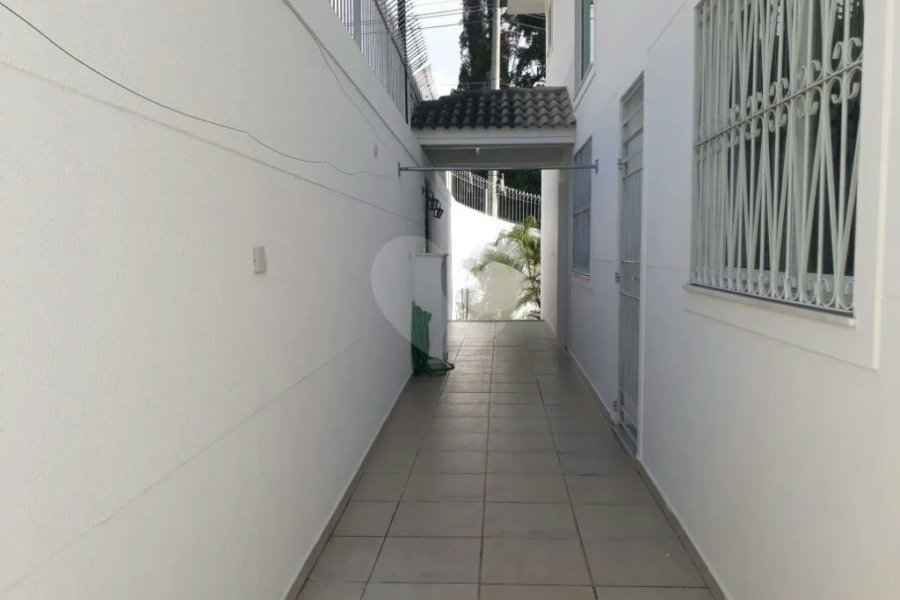 Maravilhoso Sobrado imponente, sendo 4 suítes- 8 vagas de garagem