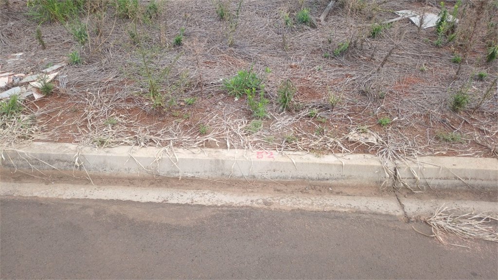 Lote no Jardim do Bosque, aceita financiamento ou aquisição de terreno e construção .