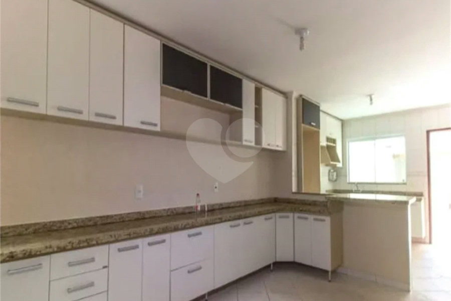 Casa à venda com 3 suítes em Chácara Mafalda, São Paulo, SP
