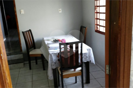 Casa Térrea para venda.
