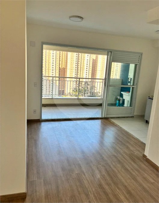 Apartamento para alugar com 3 quartos, sendo 1 suíte, em Barueri, Barueri, SP