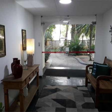 Apartamento de 83m2 no Campo Belo com 3 dorms, 2 banheiros, 1 vaga. Estuda permuta.