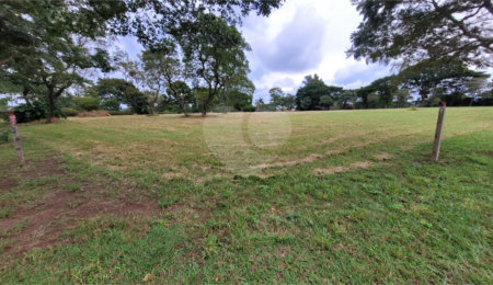 Terreno à venda no condomínio Vila Pinhal do Broa, Itirapina - SP
