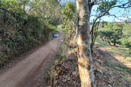 Área rural em Piracaia com 3.289 metros, ótima para chácara, as margens do rio Cachoeira