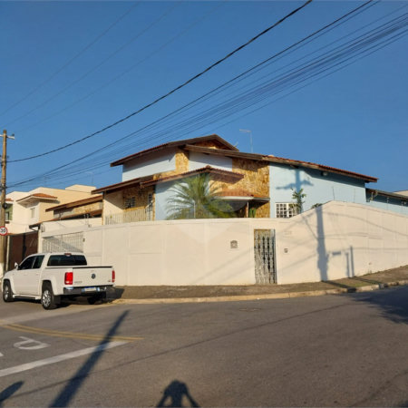 Sobrado à venda com 5 quartos, sendo 1 suíte,  em Terra Nobre, Louveira, SP