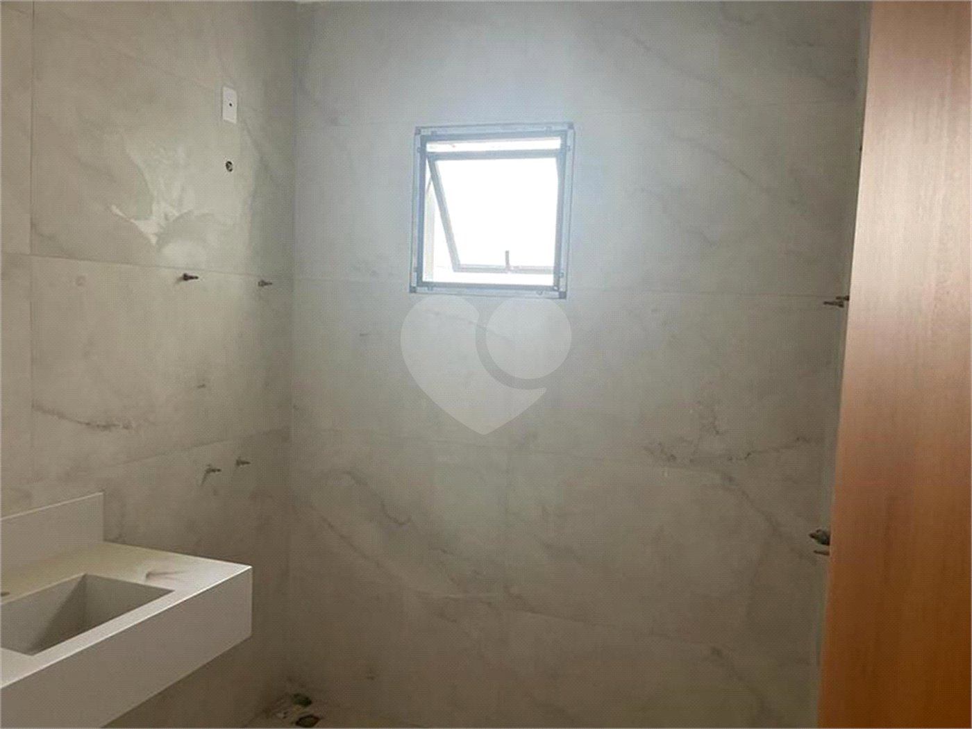 Indaiatuba - Condominio Jardins di Roma - Venda -Locação 0 R$ 10.000,00 mais encargos - condominio - R$ 650,00 - IPTU - R$ 230,00 - Terreno 300ms - construido 170 metros quadrados - Terrea - 3 quartos, uma suíte e uma demi suite , 4 banheiros , piscina - Preparado para água quente até a piscina!!