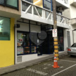 Edifício de 4 pavimentos à venda no Condomínio Centro Comercial Alphaville