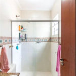 Sobrado à venda no Ipiranga de 140m² com 4 suítes e 3 vagas.