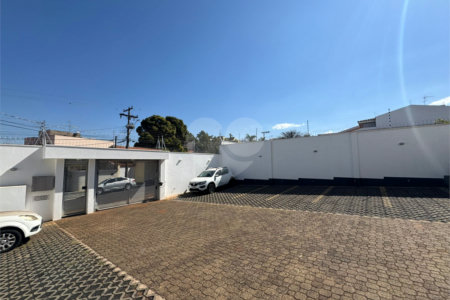 Apartamento á venda com 02 Dormitórios, em São Carlos.