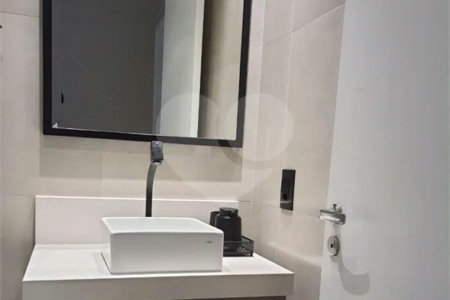 Apartamento reformado de 92 m² no Baeta Neves, com 2 dormitórios, 1 suíte, sala ampliada, área gourmet, 2 vagas, planejados e lazer completo.